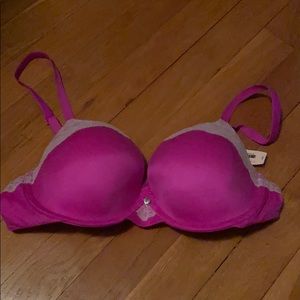 NWT Victoria’s Secret lined Demi bra